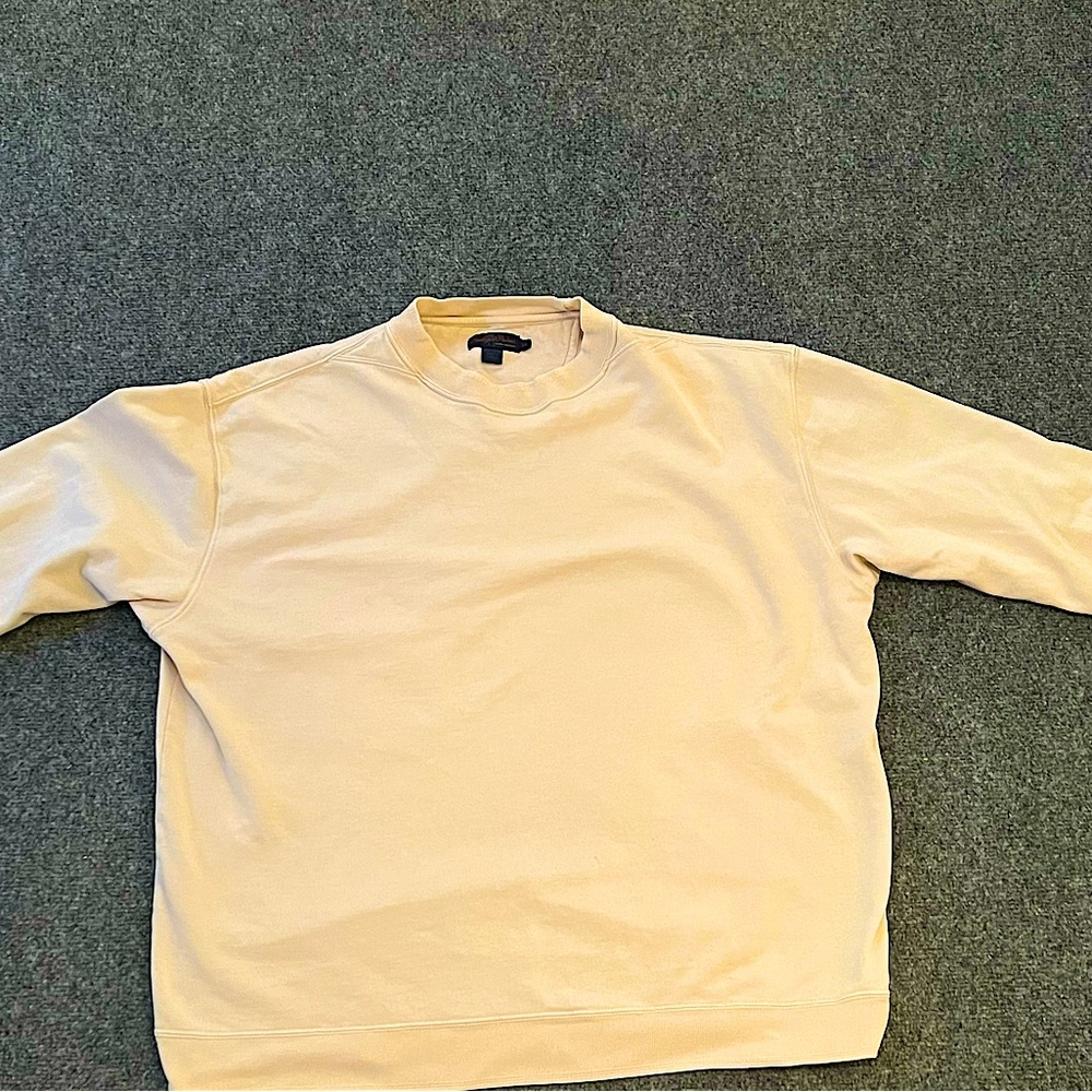 Tan indigo palms crew neck (men’s medium size) no stains no damage.
